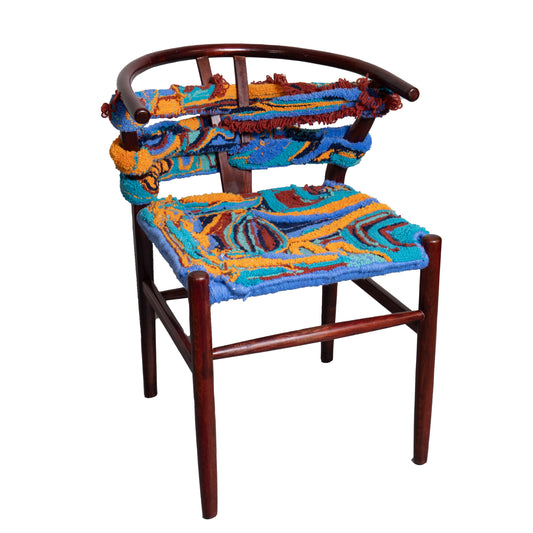 CHAIR: Bold Tufted Wishbone Chair